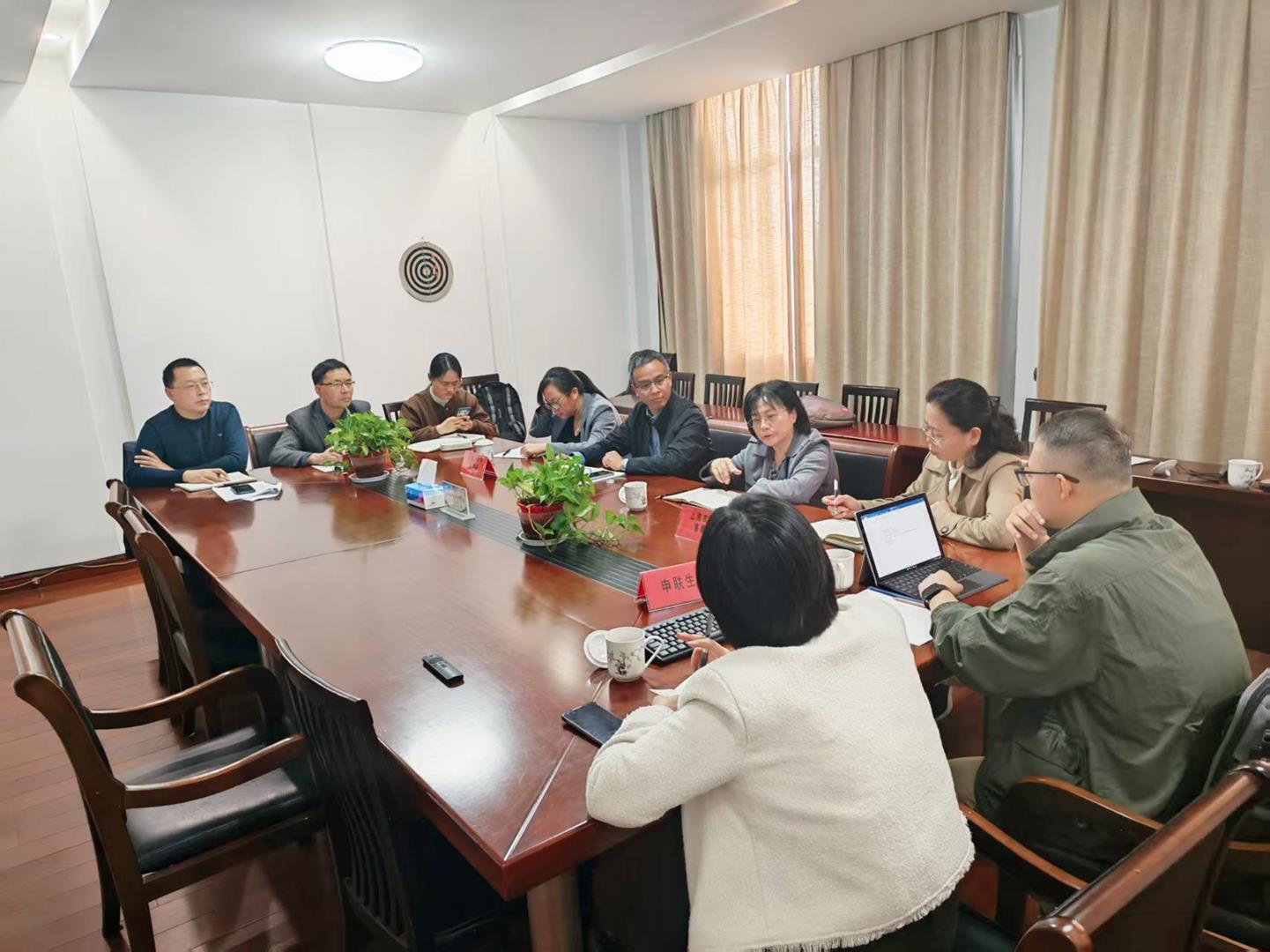 91e8a21cf09a4d7f84876536f7d5f78c.jpg 91e8a21cf09a4d7f84876536f7d5f78c.jpg