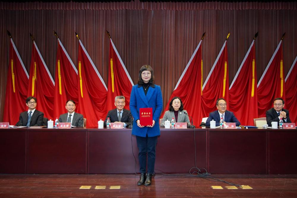 d6ad1a6f44b0cdf7dc5f13ae8bb7f426