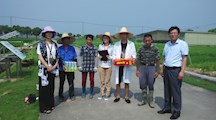 所领导冒酷暑到基地送清凉