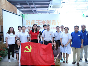 作物所党总支和院机关党政办支部结对共建开展玉米进社区主题党日活动