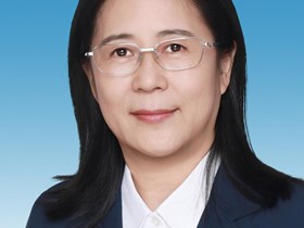 李延莉　 正高级农艺师　油菜遗传育种及新品种示范推广